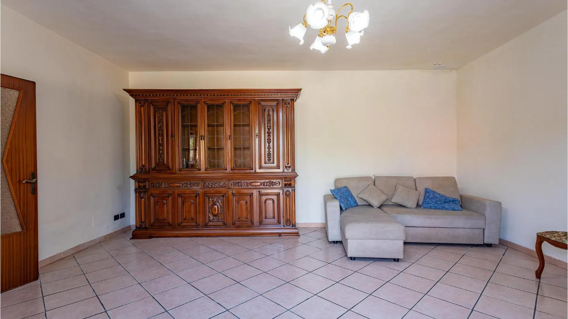 2 Bedroom Cozy Home In Altopascio Holiday home