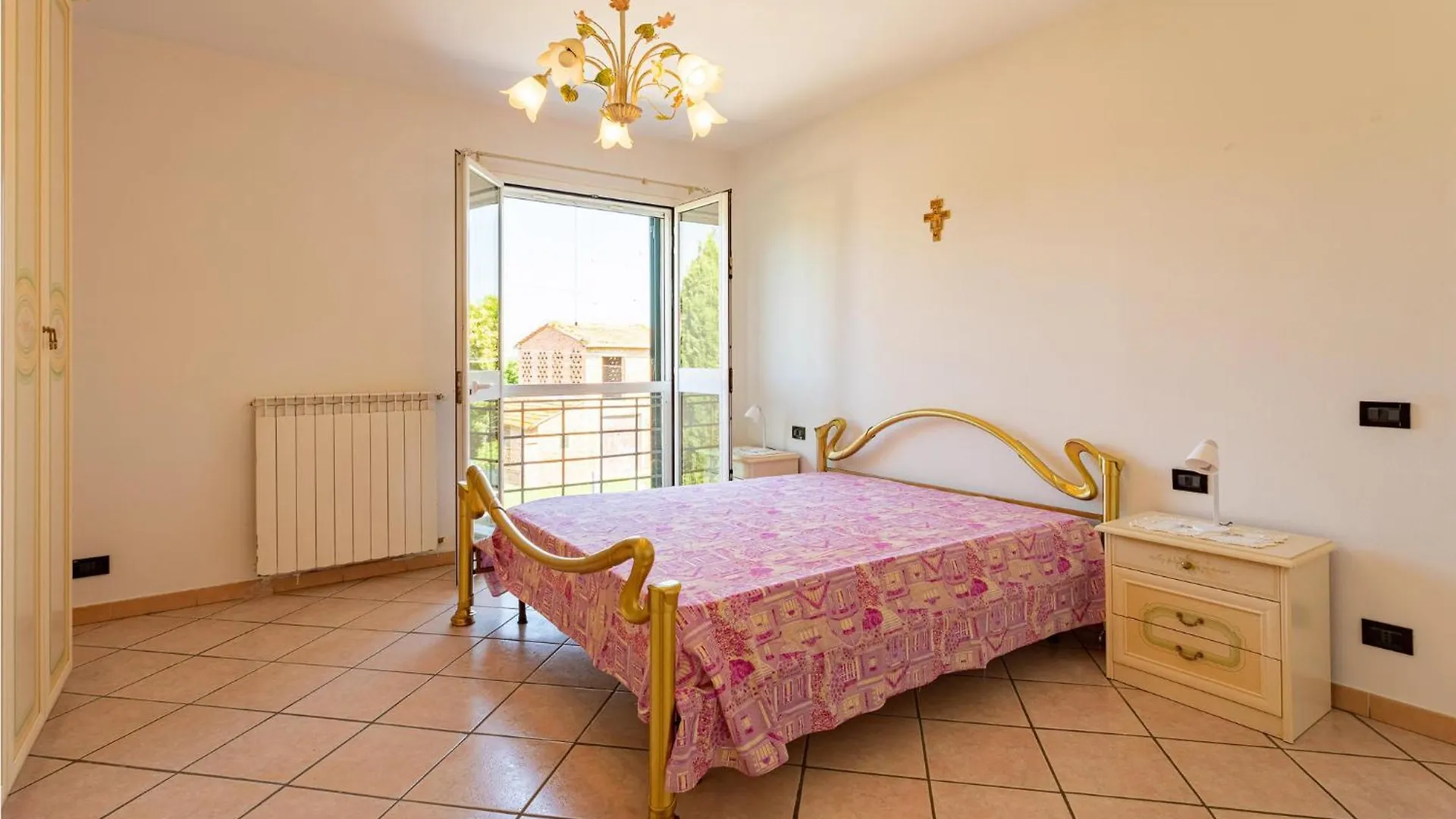 2 Bedroom Cozy Home In Altopascio Holiday home